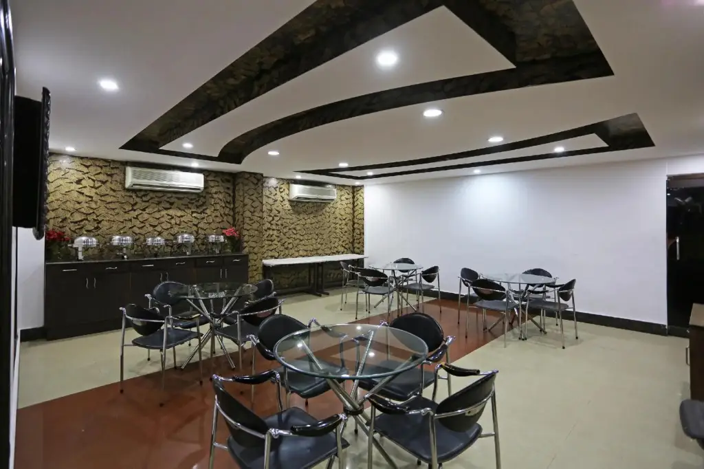 Нью-Дели: Capital O 337 Hotel Anand