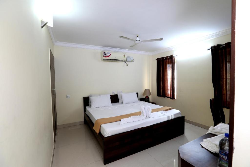 Коимбатур: Chetinaad Courtyard Gandhipuram by Centre Park