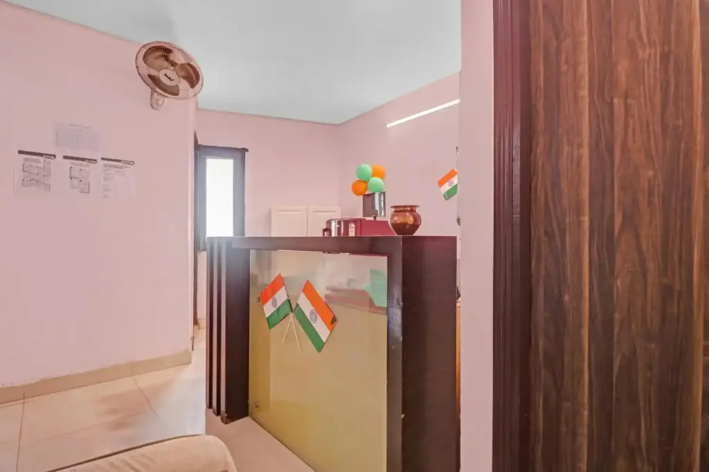 Нью-Дели: Capital O 81366 Vikas Inn Nxt