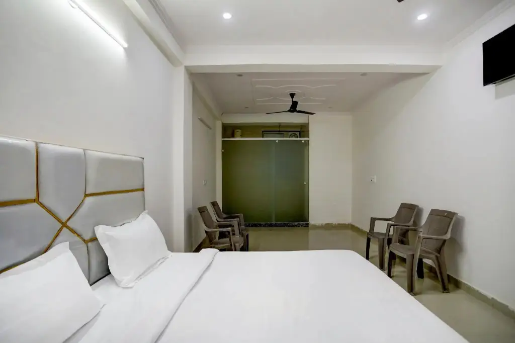 Нью-Дели: OYO Flagship 80510 Four Seasons Inn
