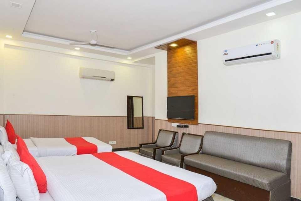 Нью-Дели: Hotel J Palace