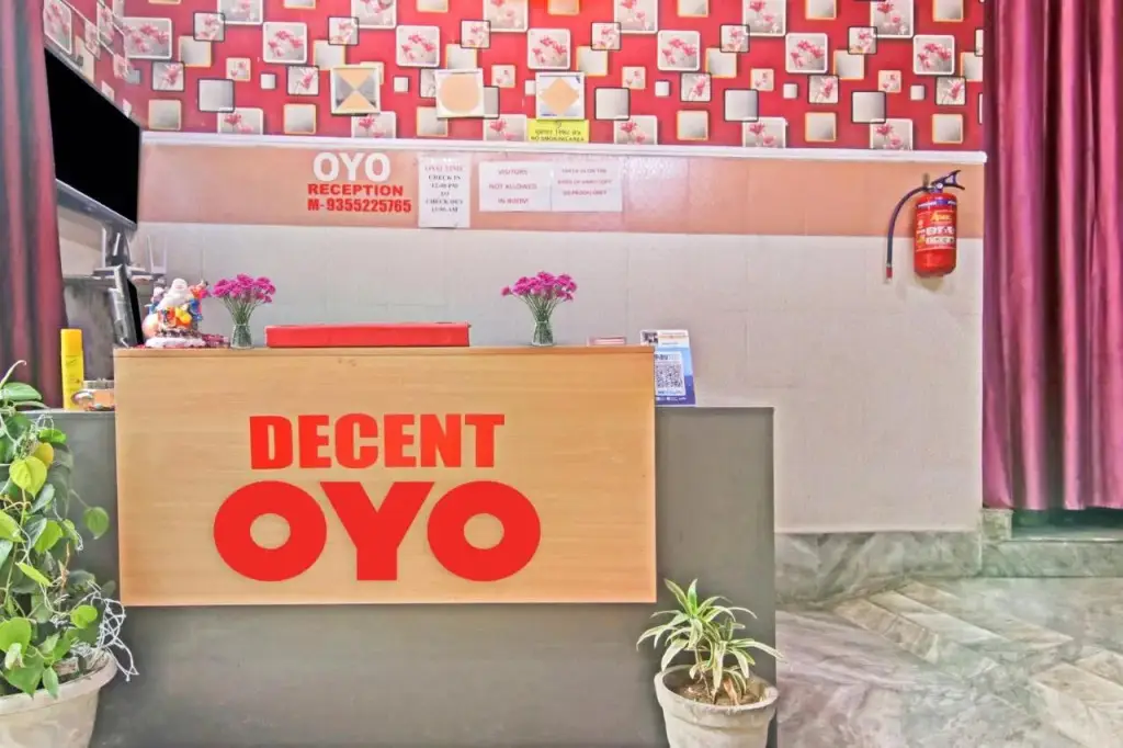 Нью-Дели: OYO Flagship 70265 Hotel Decent Stay