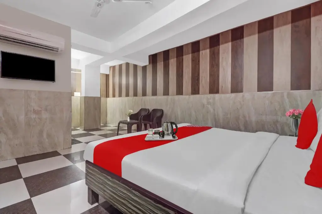 Нью-Дели: Flagship 92975 Hotel Small Town