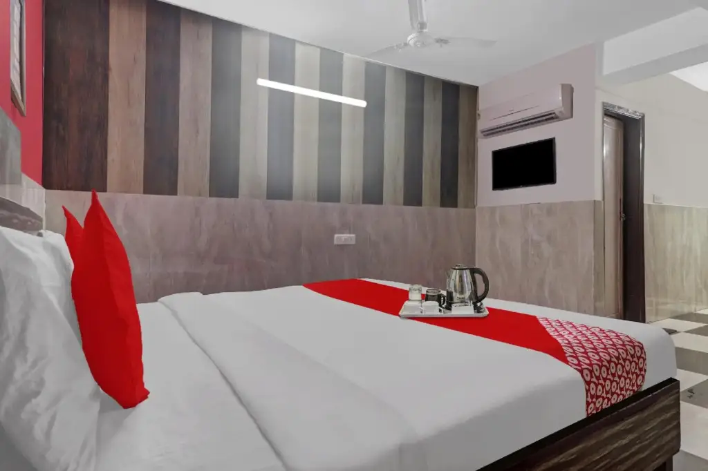Нью-Дели: Flagship 92975 Hotel Small Town