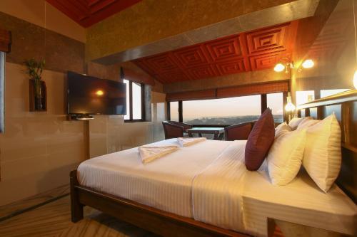 Мапуса: Hill Top Luxury Villa - 3 BHK || Infinity Pool