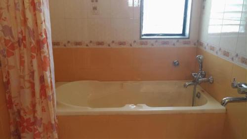 Калангут: Plush 4BHK Holiday Home with Pool