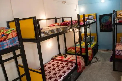 Пушкар: 12 Monks Backpackers Community