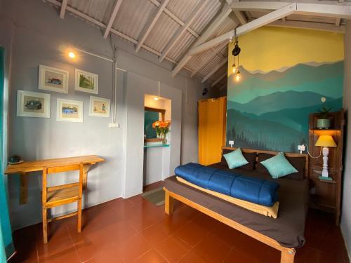 Кунур: The Birdhouse Backpackers Hostel