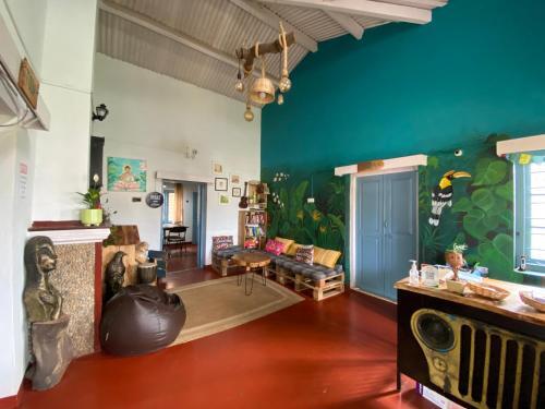 Кунур: The Birdhouse Backpackers Hostel