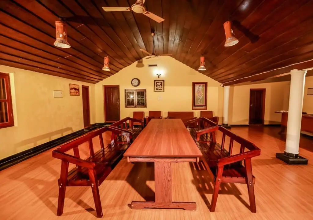 Вадуванчхар: Chandragiri Bungalow by Voye Homes