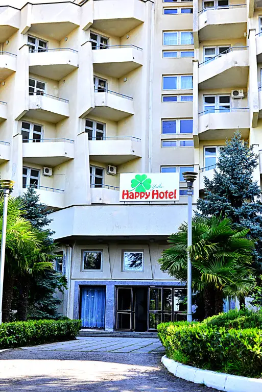 Happy Hotel — фото 1