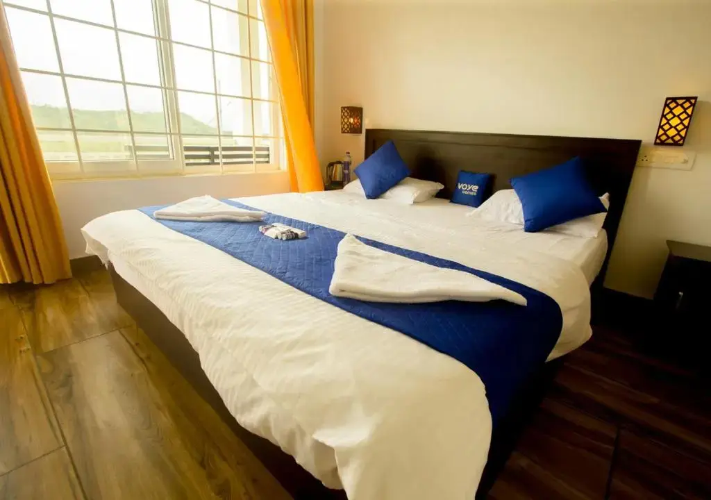 Куттикканам: White Stone Cottage Vagamon by Voye Homes
