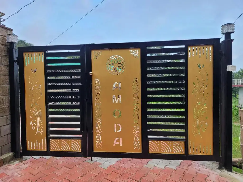 Дармсала: Amoda