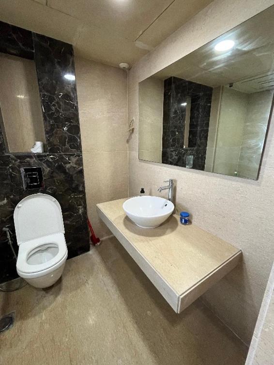 Мумбаи: Private Bedroom in a Shared Apartment