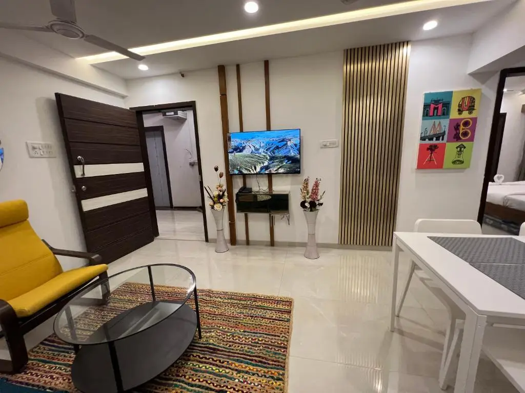 2BR Mumbai theme service apartment for staycation by FLORA STAYS — фото 1