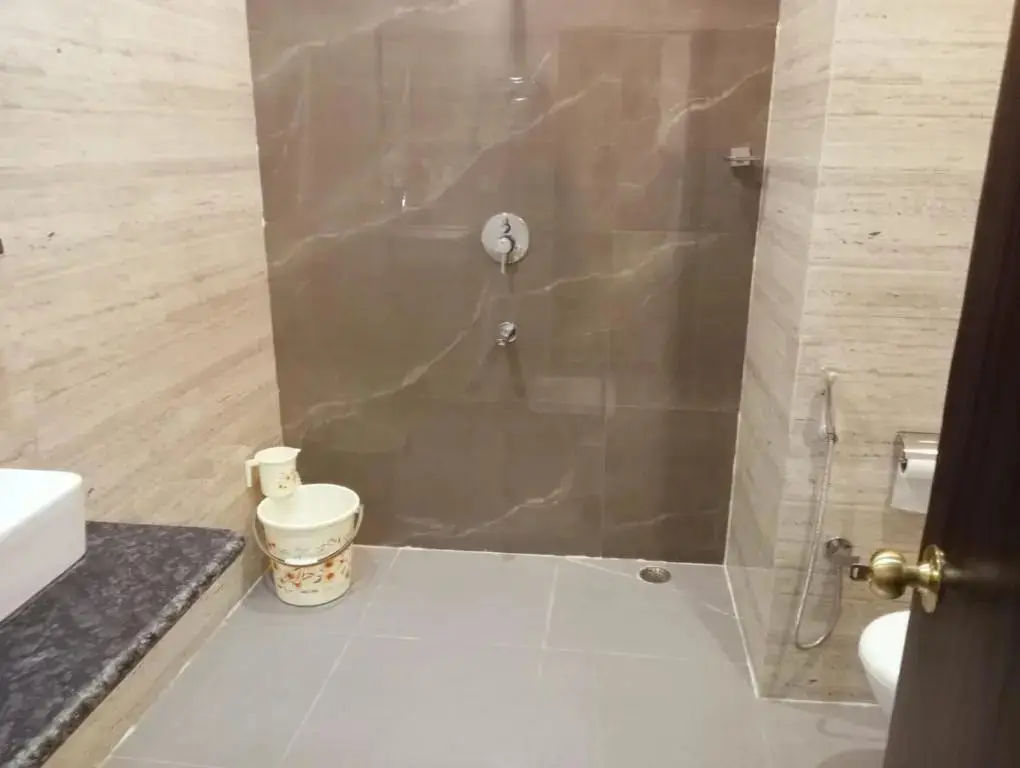 Кушинагар: Hotel Leela Galaxy