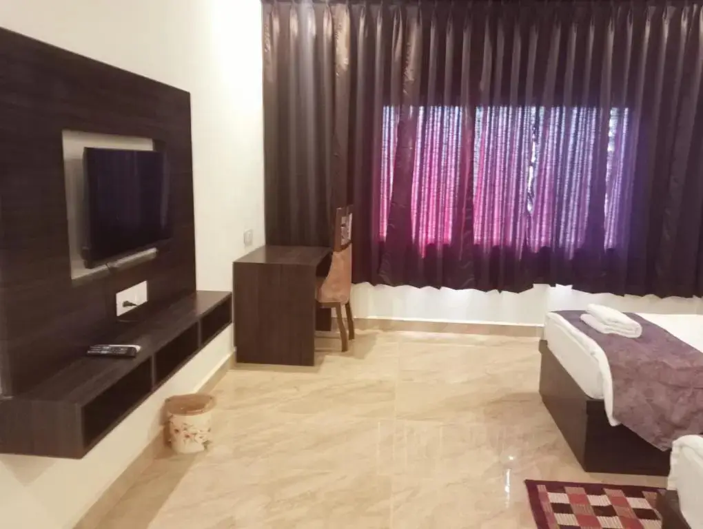 Кушинагар: Hotel Leela Galaxy