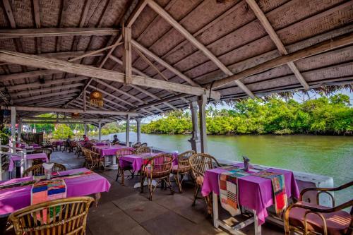 Бага: Amazing Baga River View 2BHK Apartment By Stay Over Home