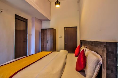 Бага: Amazing Baga River View 2BHK Apartment By Stay Over Home