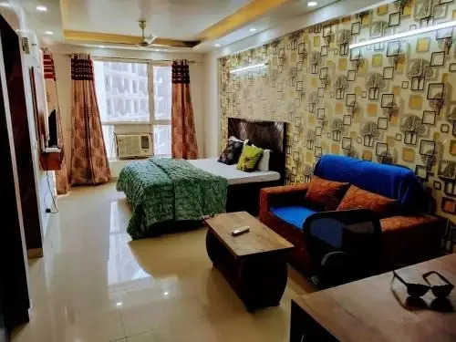 Нойда: Entire Studio Apt/Suite near Mall/Metro/ExpoMart
