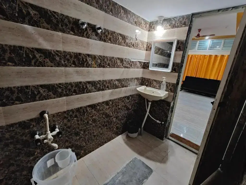 Майсур: Yellow House