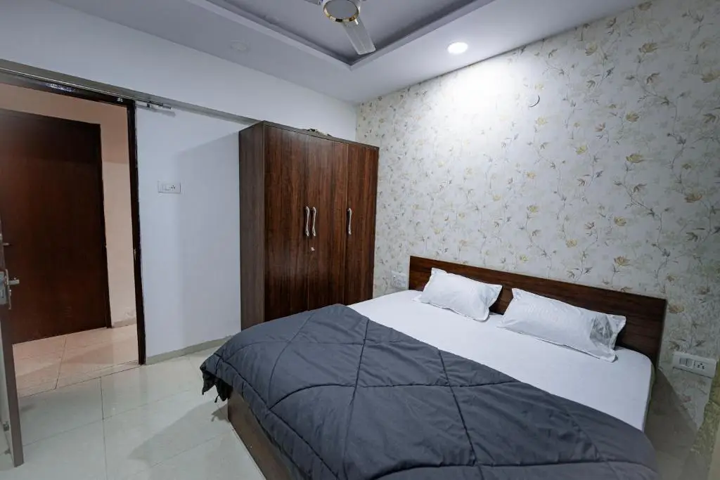 Индаур: 16th Floor 2BHK Fully Furnished Service Apartment