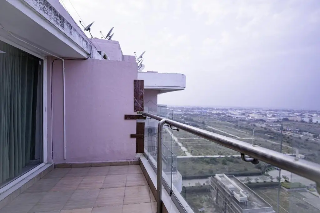 16th Floor 2BHK Fully Furnished Service Apartment — фото 1