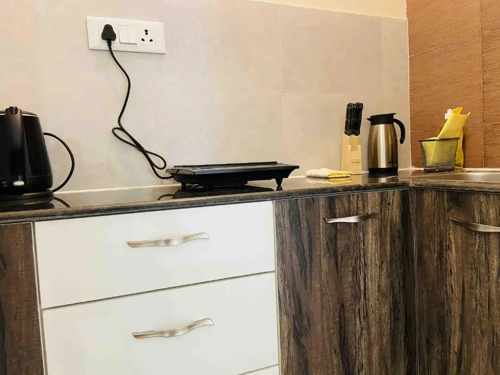 Колката: BluO Lake View 1BHK New Town - Terrace Garden, Gym