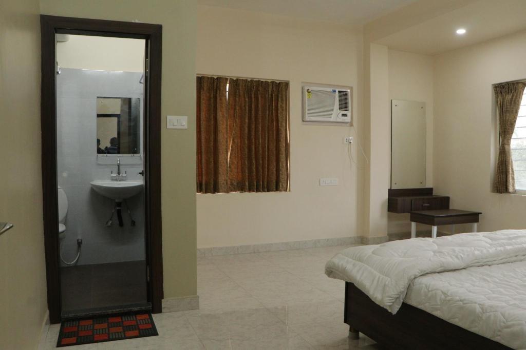 Колката: Radharani Apartment