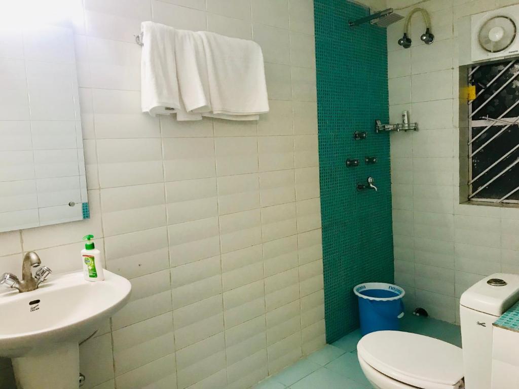 Колката: BluO 1BHK Salt Lake - Kitchen, Balcony, Parking ,Terrace