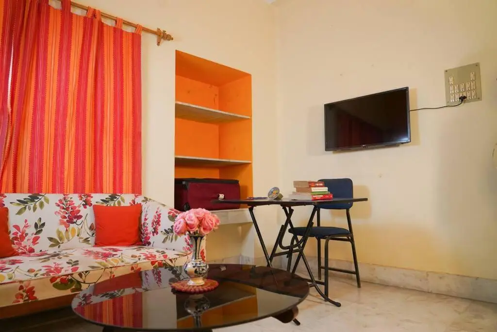Колката: Casa Bala, Kolkata - Furnished 1 Bhk Apartment Near Gariahat, South Kolkata