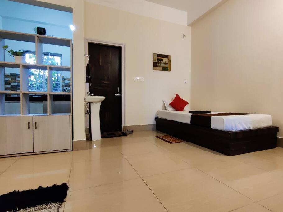 Гувахати: HAPPYHOME - a spacious homestay with self cooking facility