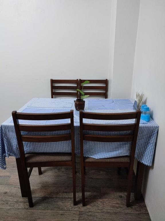 Шиллонг: Bibiana's Apartment