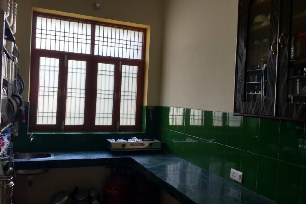 1bedroom ensuit flat with free covered car parking — фото 1
