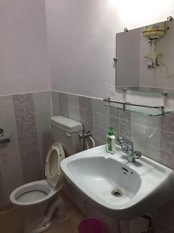 Варанаси: 2 AC Rooms with Kitchen & Lounge near Ganges