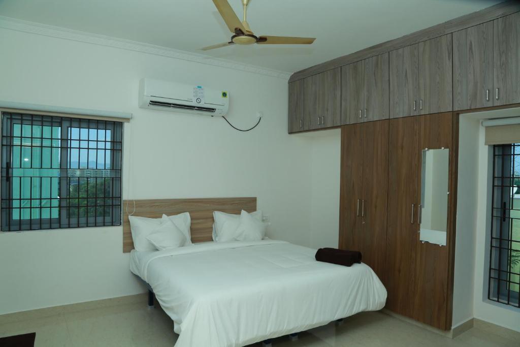 Тирупати: Ameya Homestays Brand New Fully Furnished 3BHK & 2BHK Apartments.