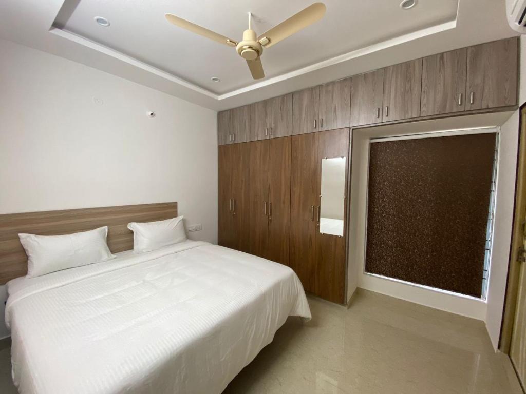 Тирупати: Ameya Homestays Brand New Fully Furnished 3BHK & 2BHK Apartments.