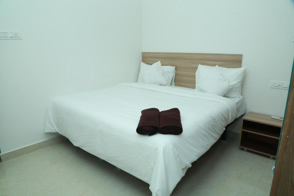 Тирупати: Ameya Homestays Brand New Fully Furnished 3BHK & 2BHK Apartments.