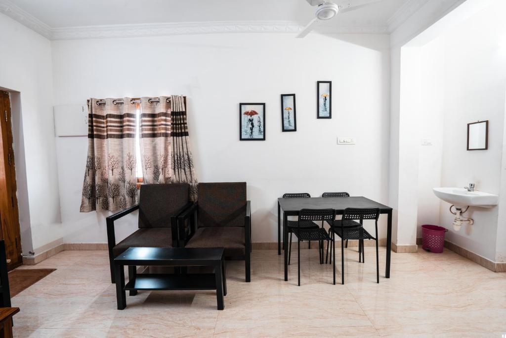 Тирупати: Mahasri Homestays Fully Furnished 2BHK & 1BHK Apartments