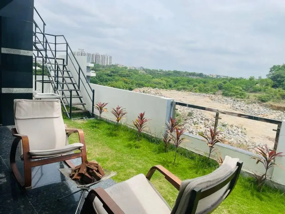 Хидерабад: Modern Holiday Home with 5 Bedrooms