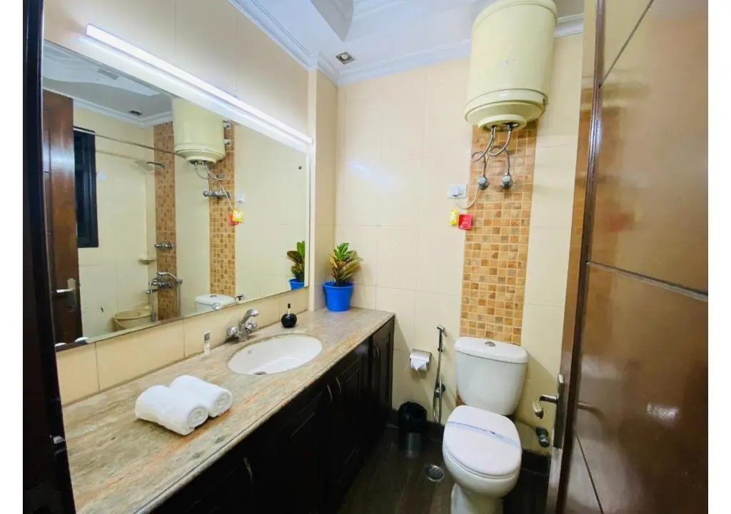 Нью-Дели: BluO Modern 1BHK - N Block Market Greater Kailash
