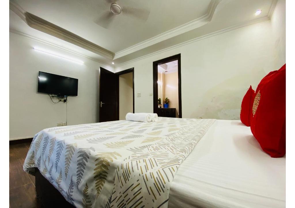 Нью-Дели: BluO Modern 1BHK - N Block Market Greater Kailash