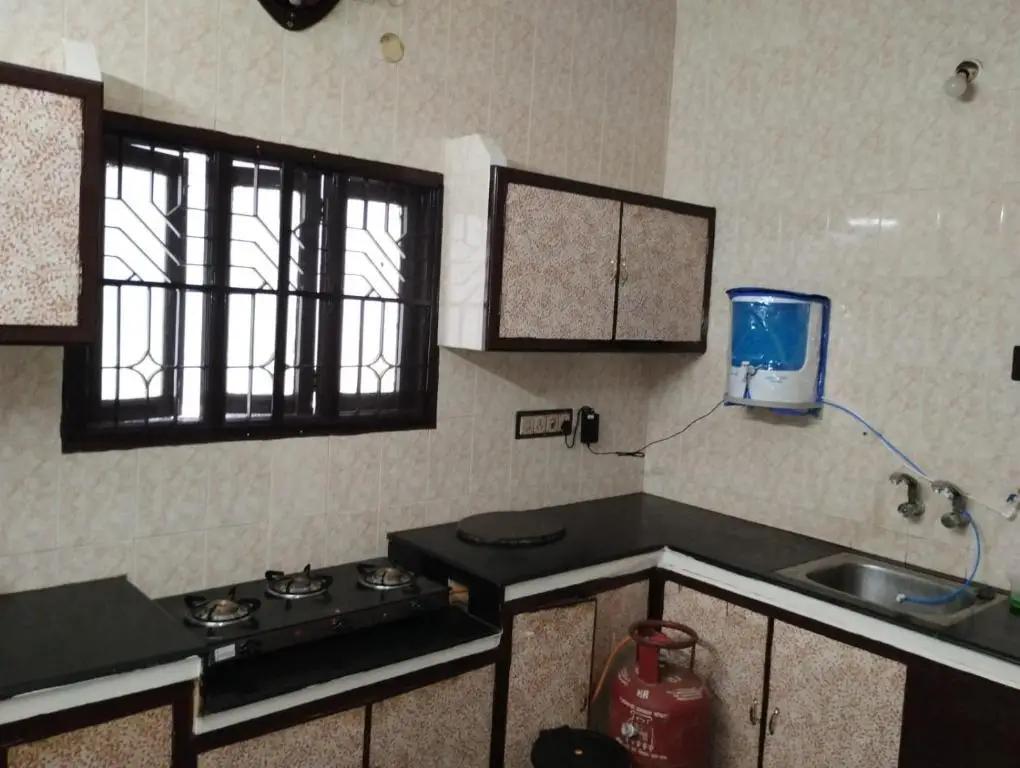 Пудучерри: Aarudhara Holiday Home 2