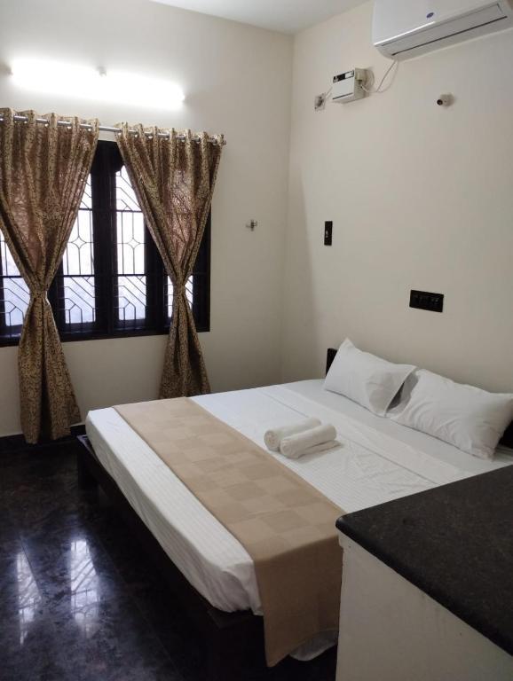 Пудучерри: Aarudhara Holiday Home 2