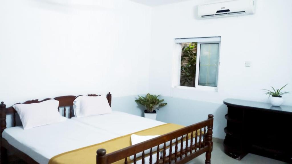 Атирапалли: Jinan palace out house