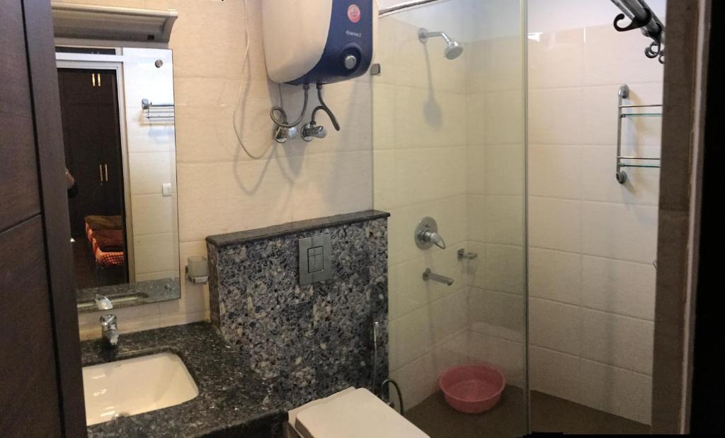 Нью-Дели: Spacious 3bhk apartment!