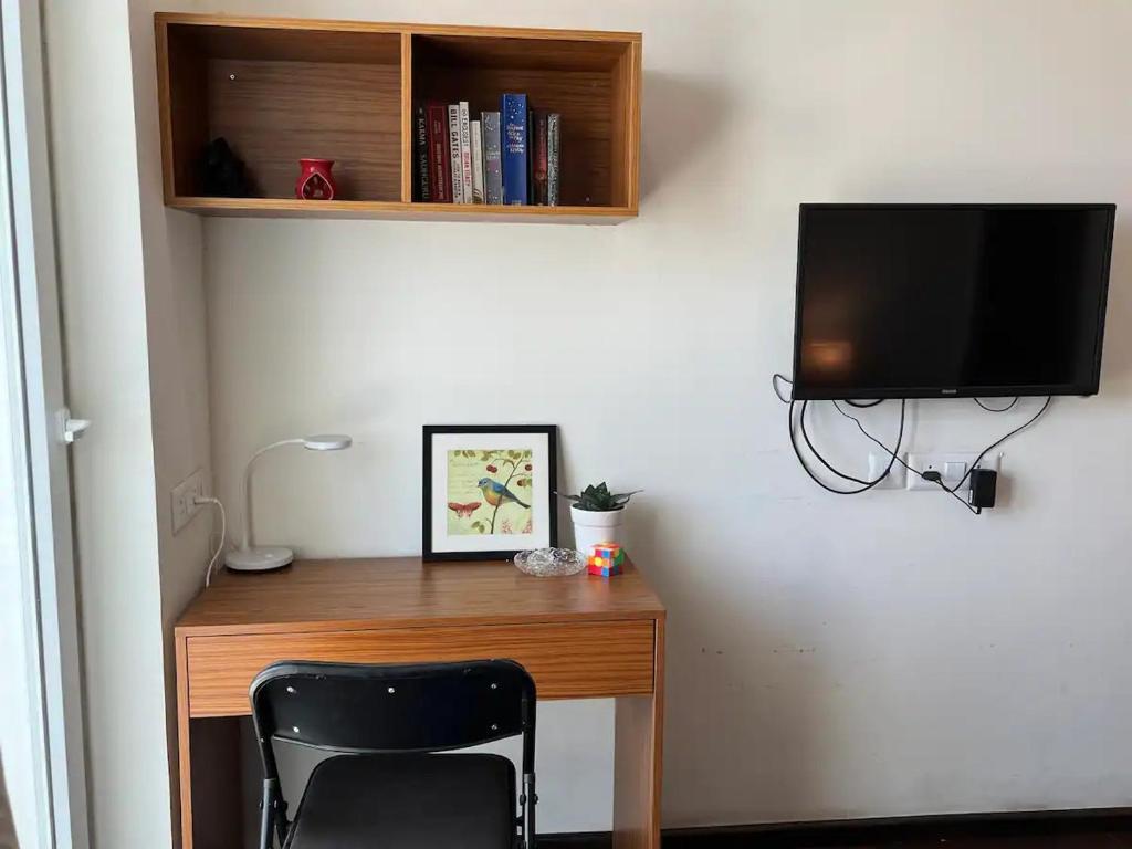 Нойда: Geneva Classic Apartment With Wifi, Panoramic View