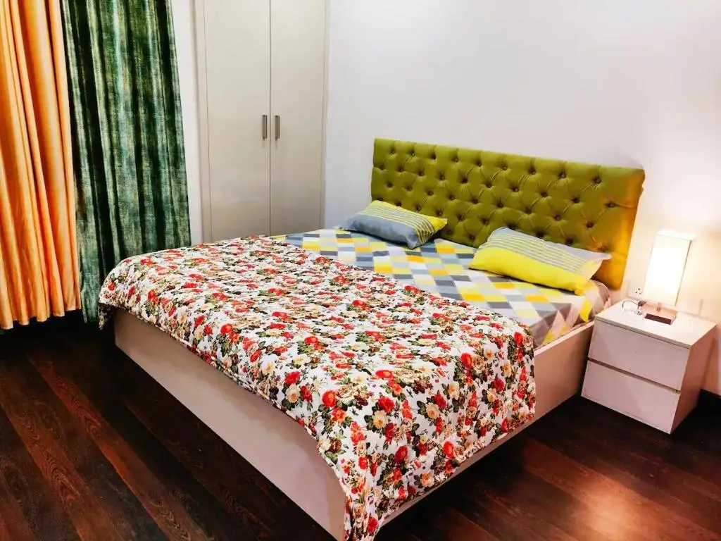 Нойда: Geneva Classic Apartment With Wifi, Panoramic View