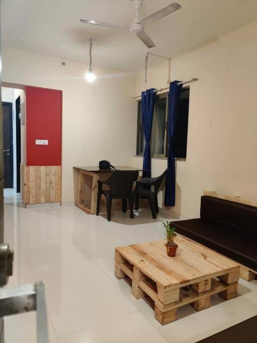 Тхане: Spacious 1bhk @Thane, Free Wi-Fi, Free Parking.