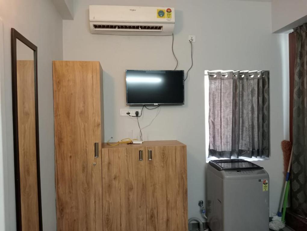 Ченнаи: Season 4 Residences - 1BHK furnished apartments (near Apollo Proton, Tidal park)